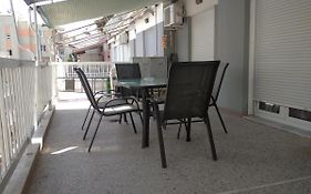 Debby'S Central Apartment