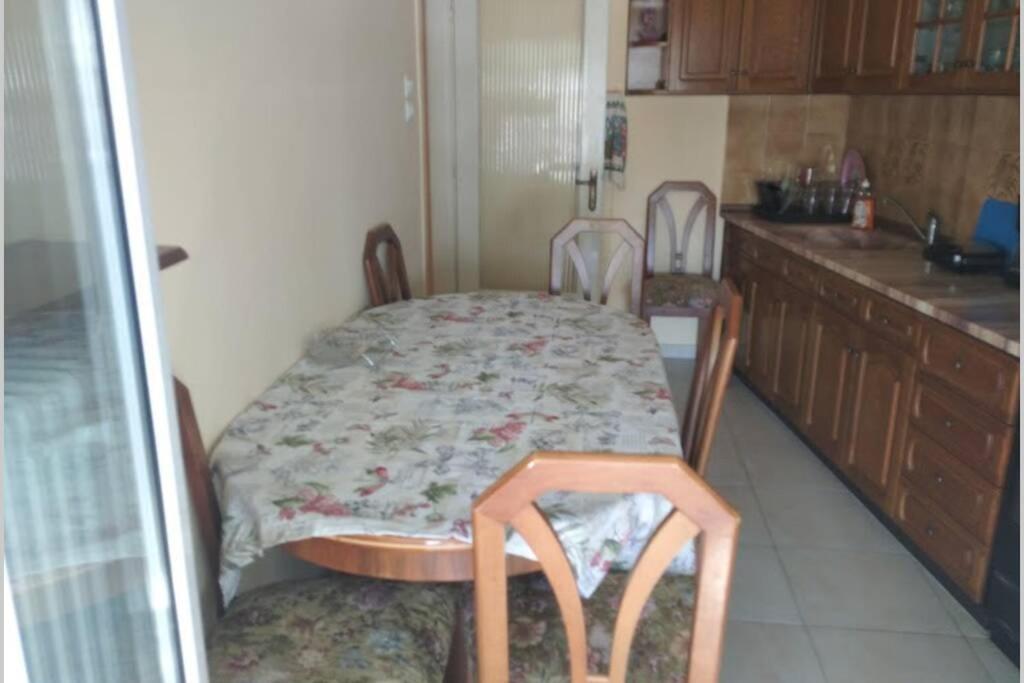 Debby'S Central Apartment Kavala Exterior foto