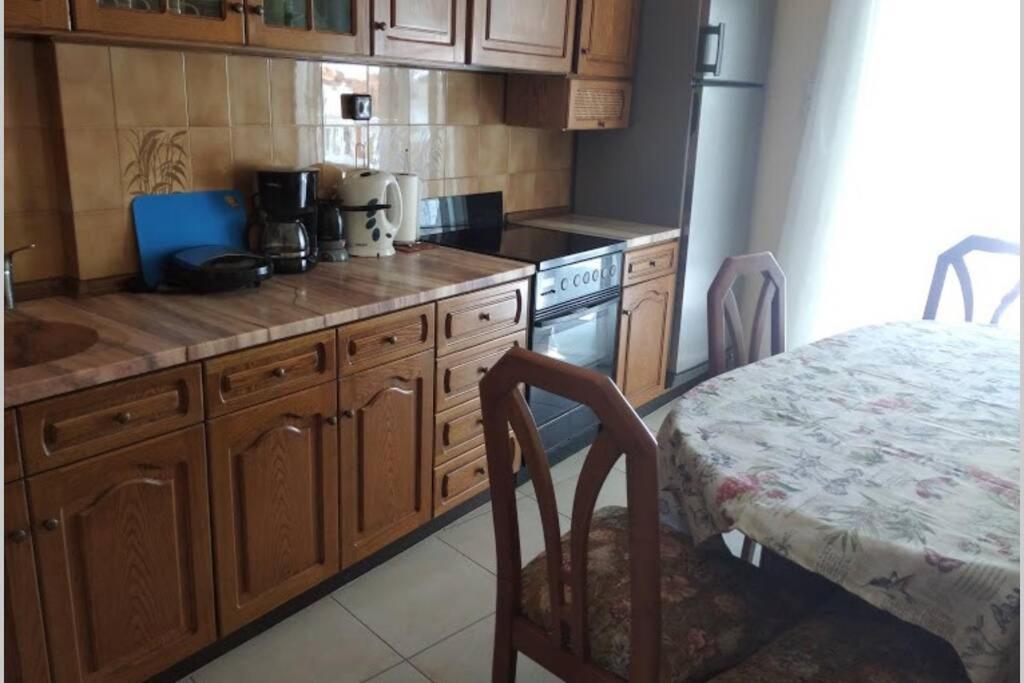 Debby'S Central Apartment Kavala Exterior foto