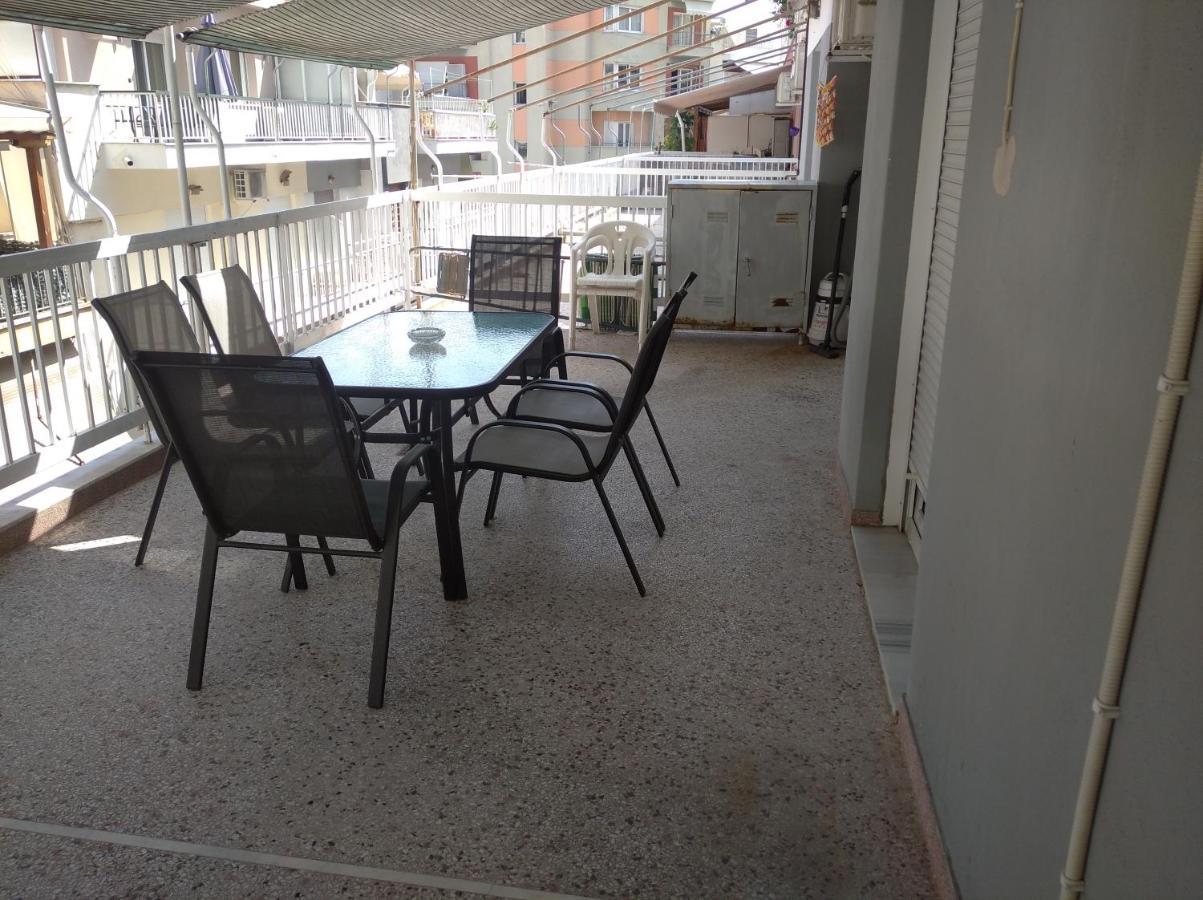 Debby'S Central Apartment Kavala Exterior foto